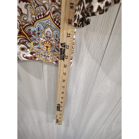 Chicos Top Shirt Women's Large Beige Leopard Floral Bell Sleeve Size 0 Cottage - Picture 9 of 10